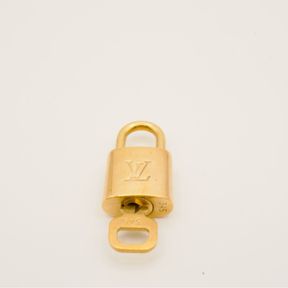 $300 Louis Vuitton Lock & Key - Picture 11 of 12